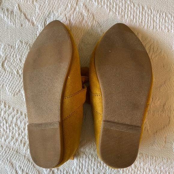 Toddler size 6 shoes - Picture 5 of 6